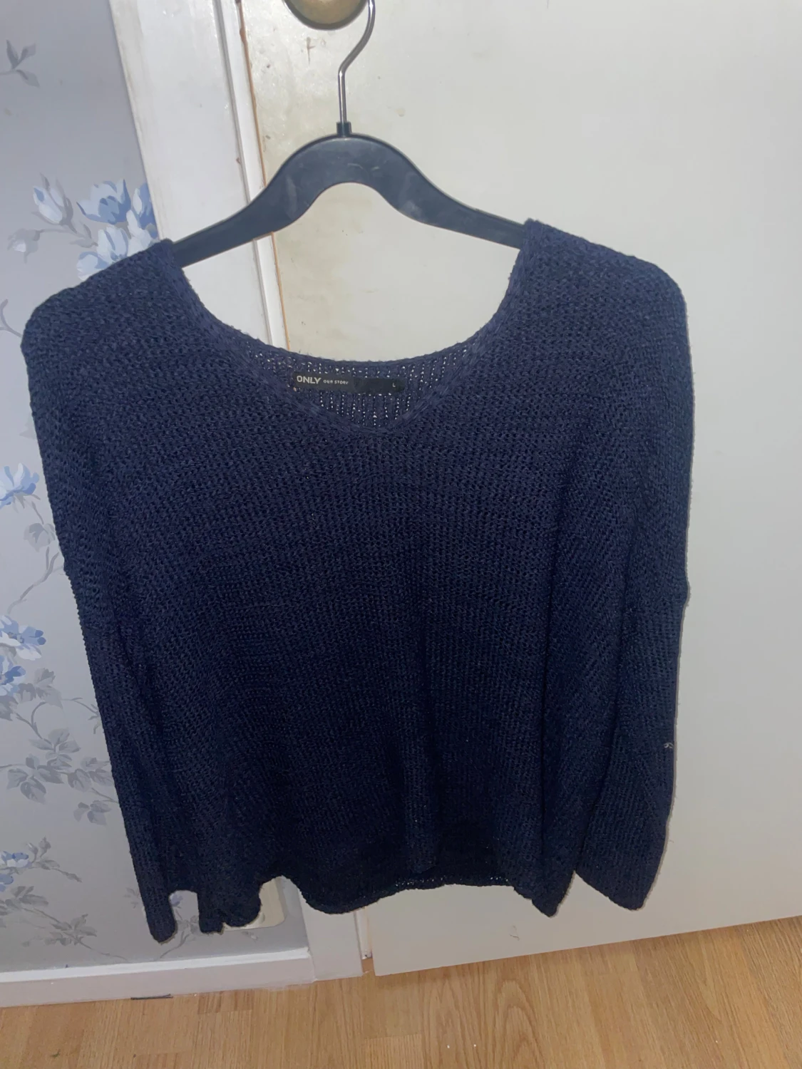 Mörkblå stickad tröja från ONLY - 1
