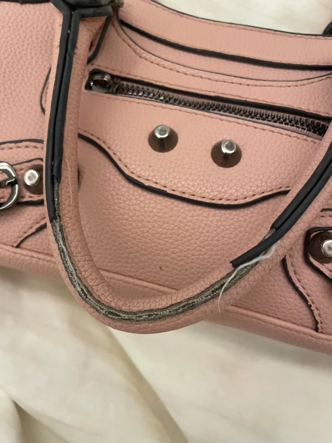 Rosa väska med nitar - 3