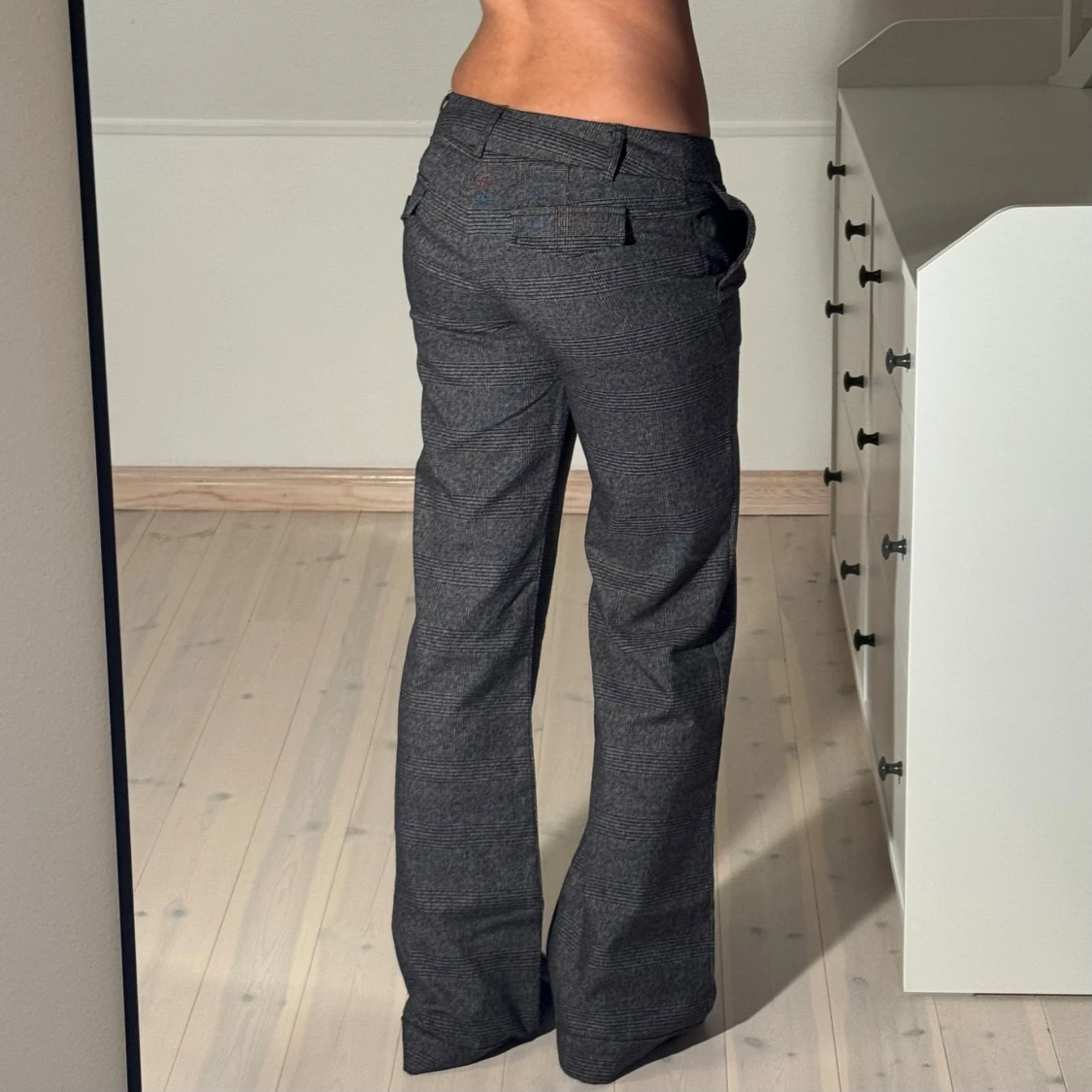 Lågmidjade kostymbyxor  - 1