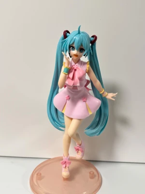 Hatsune miku statyr  - 20cm hög