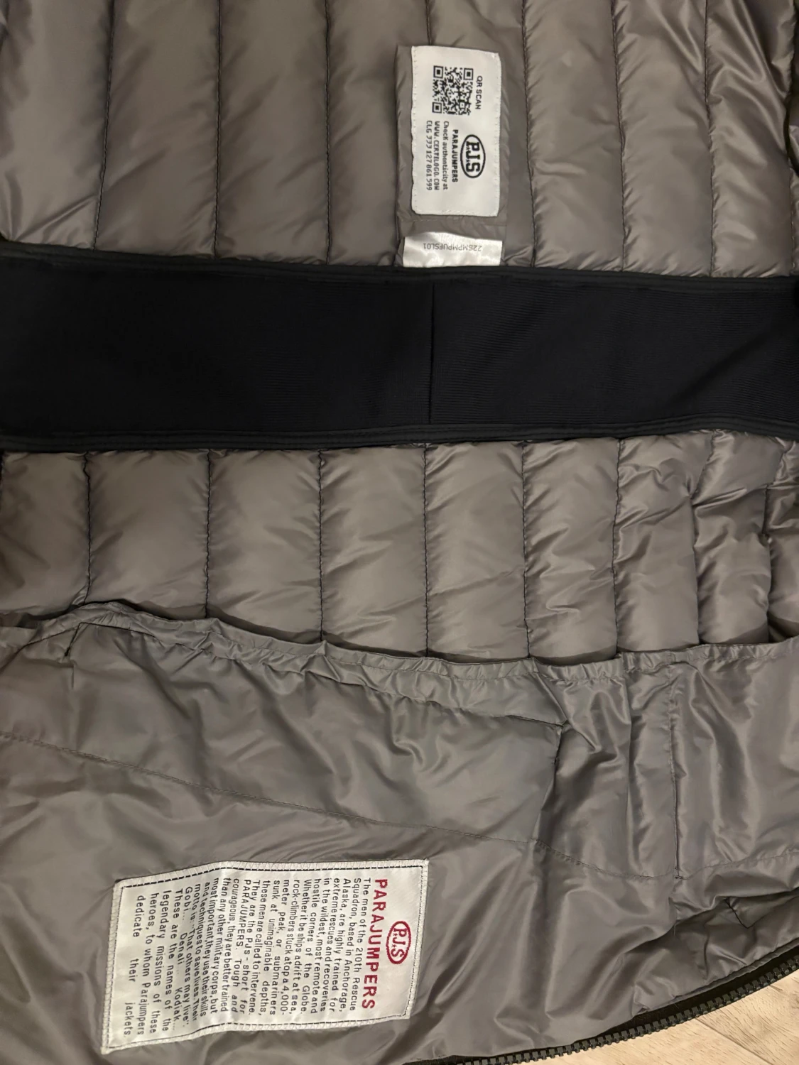 Svart dunväst från Parajumpers - 1