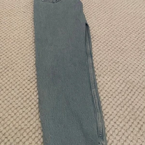 Weekday jeans  - Perfekta jeans till våren men ett bra märke på jeansen