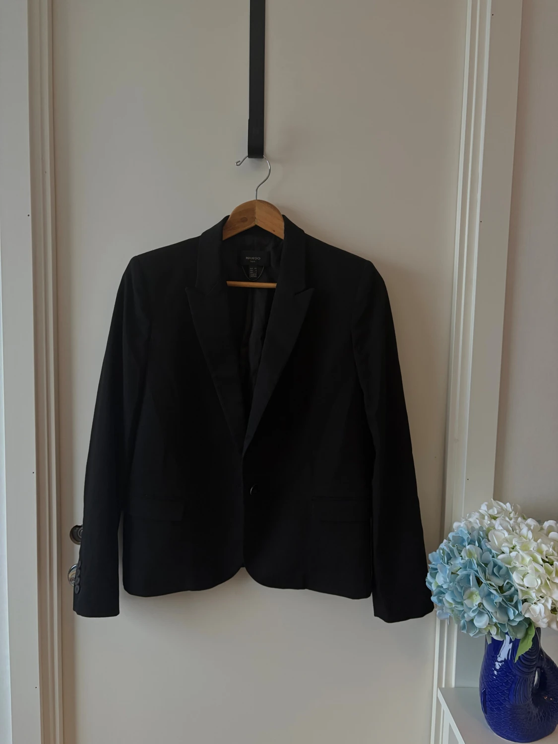 Svart kavaj från Mango Suit, stl 40 - 4