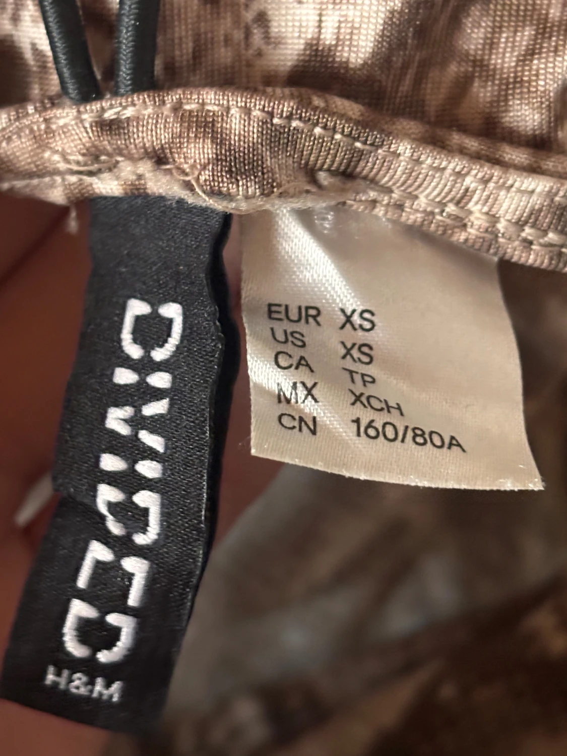 Brun ormmönstrad klänning H&M XS - 1