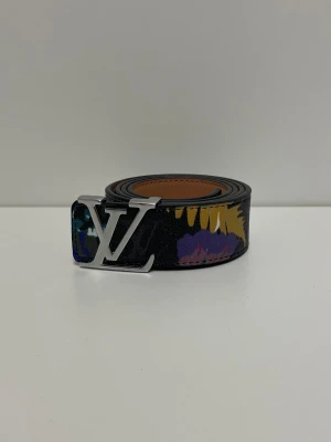 Lv Bälte - Säljer ett helt nytt bälte, aldrig använd. Storlek 110. Snabb frakt fraktas inom 24h efter köp. Kan härmas i Haninge, skriv gärna vid fler frågor.