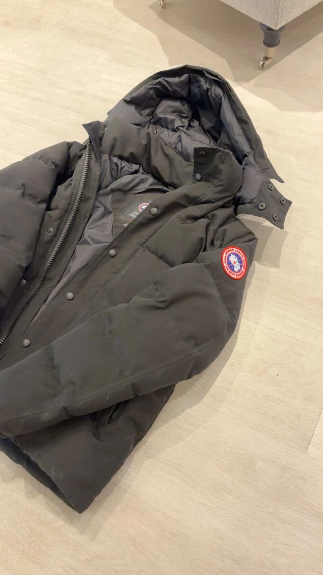Svart dunjacka från Canada Goose M - 1
