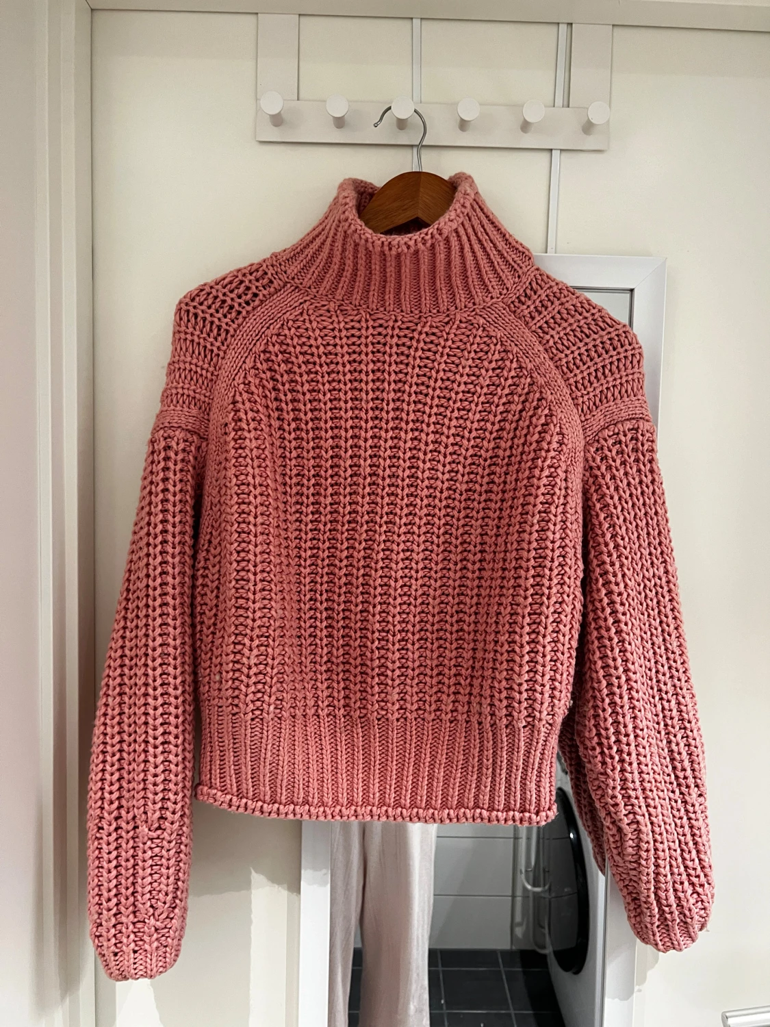 Rosa stickad polotröja chunky