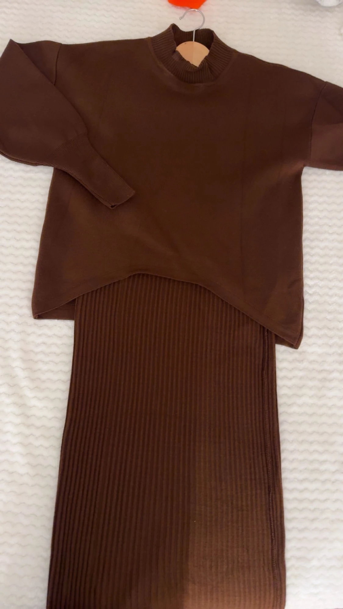 Brun ribbad långklänning med topp