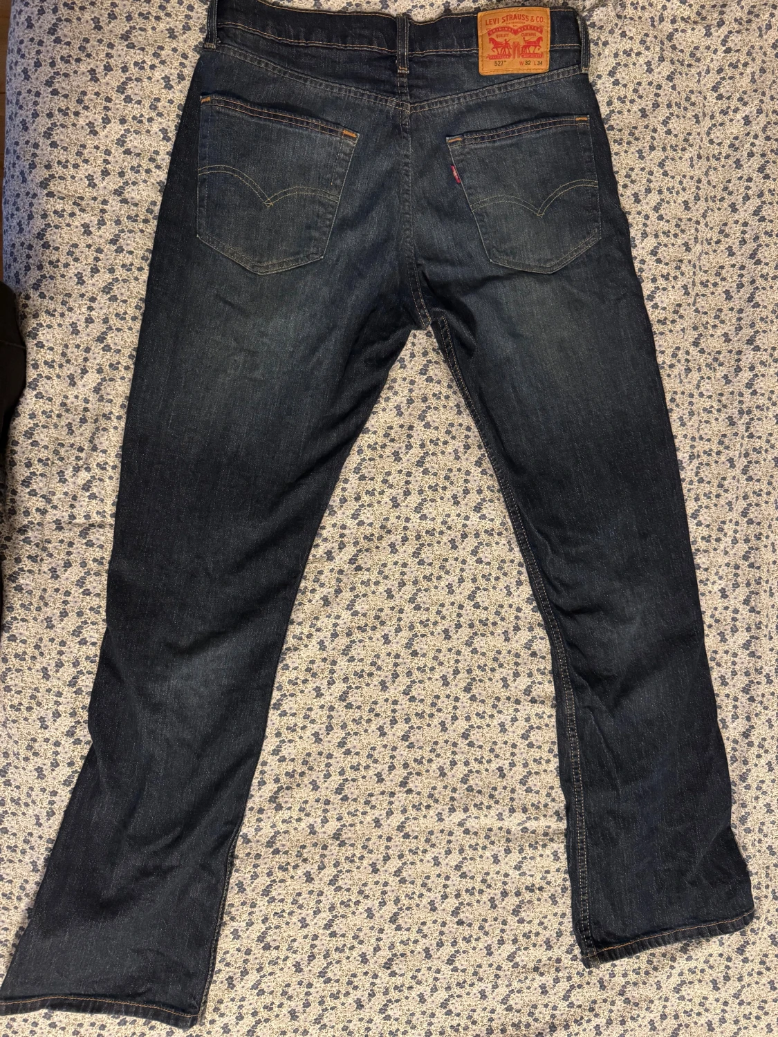 Levi's 527 mörkblå jeans W32 L34: 6 månader gamla - 1