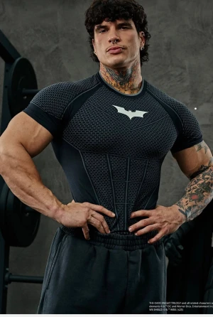 Youngla Batman  - Youngla Batman compression ny drop svårt att få såld efter några sekunder.