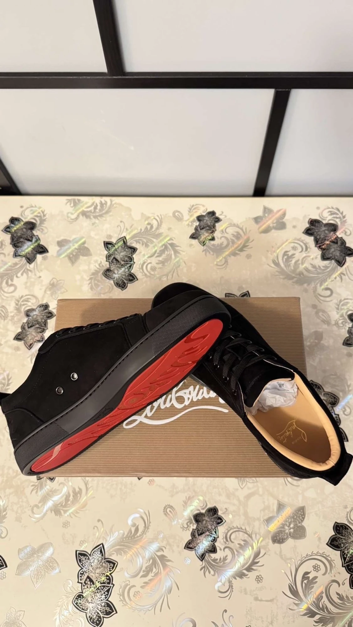 Svarta sneakers från Christian Louboutin - 4