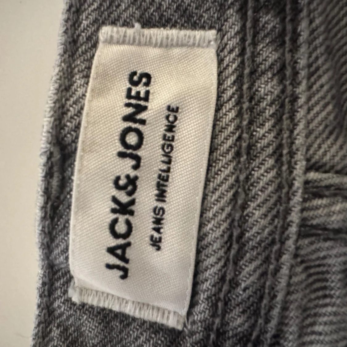 Grå jeans från Jack & Jones - 3