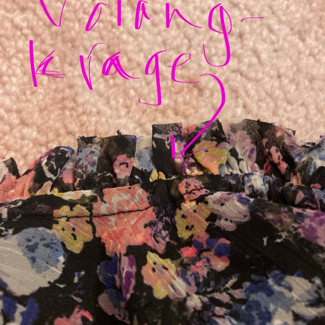 Blommig volangblus från Lindex🥰 - 4