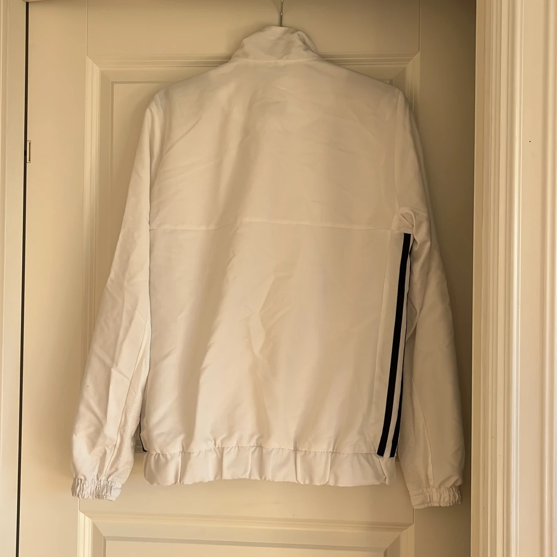 Vit vindjacka från Adidas Climalite - 1