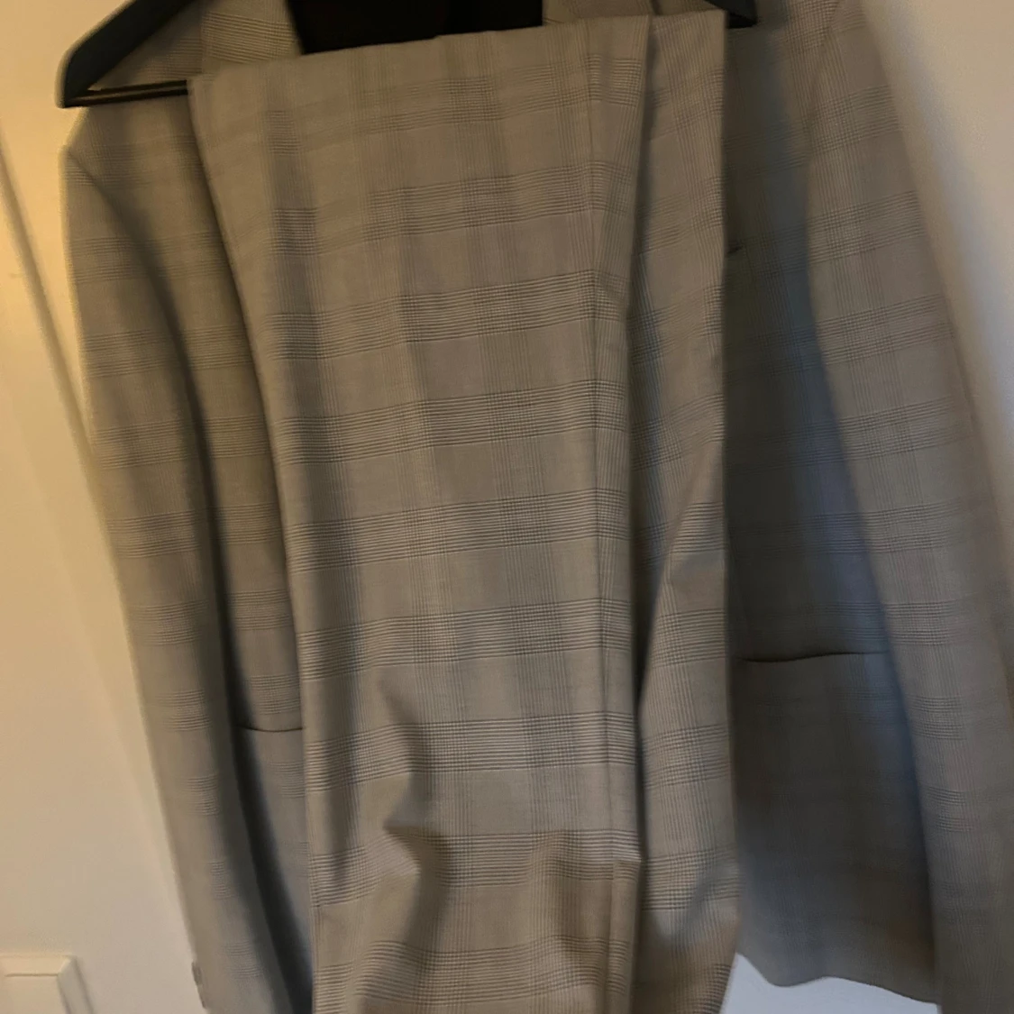 Grå rutig kostym från Zara - 2