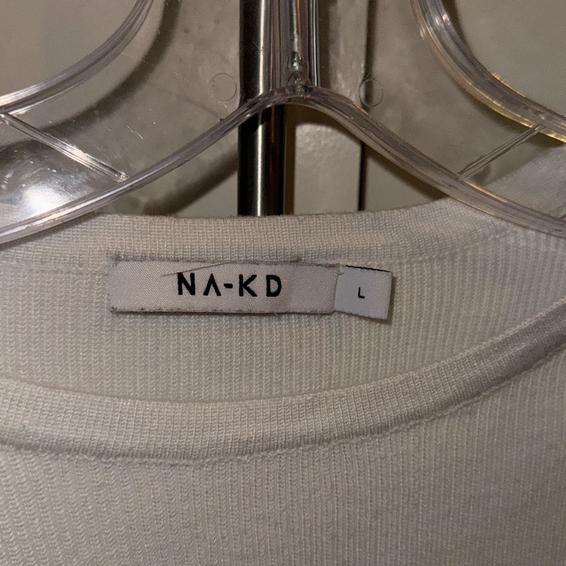 Vit ribbad croppad topp från NA-KD - 2