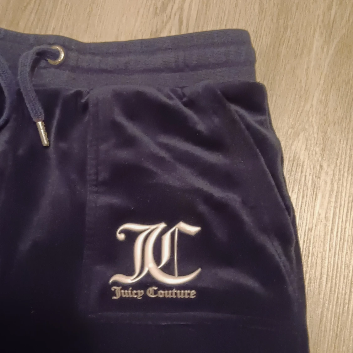 Mörkblå velourbyxor Juicy Couture - 1