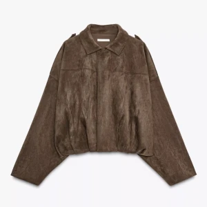 Brun mocka bomberjacka oversized - Säljer den populära Zara jackan i mocka. Perfekt jacka till hösten! (Slutsåld på hemsidan) 