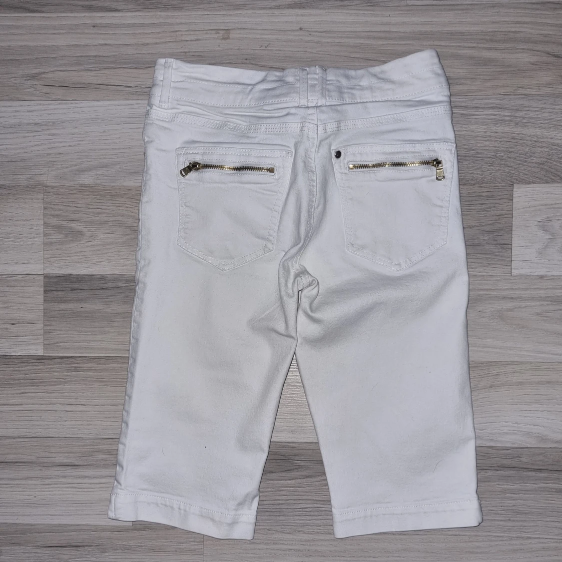 Vita denimshorts med dragkedjor H&M - 1