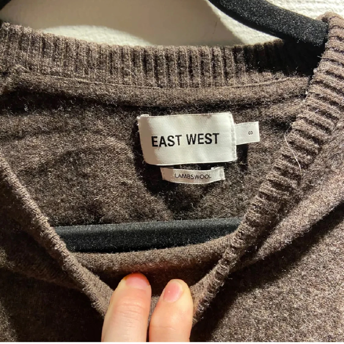 Brun ulltröja från East West - 1