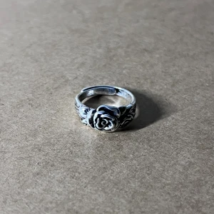 Rebel Rose Ring - Justerbar, Unisex