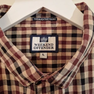 Weekend Offender Skjorta - Skön skjorta i Aquascutum-liknande mönster.