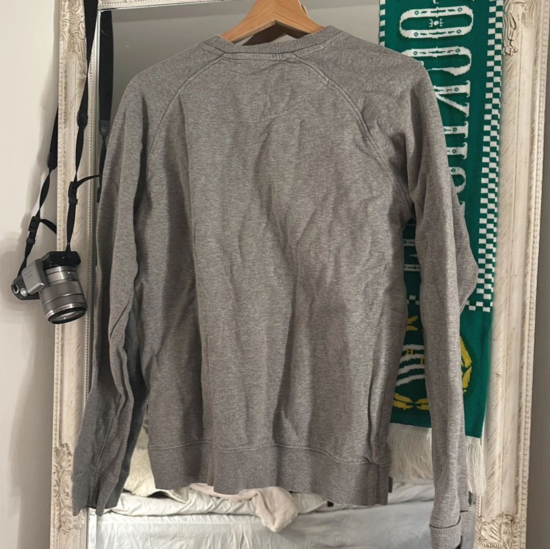 Grå sweatshirt från Neutral i bomull - 2