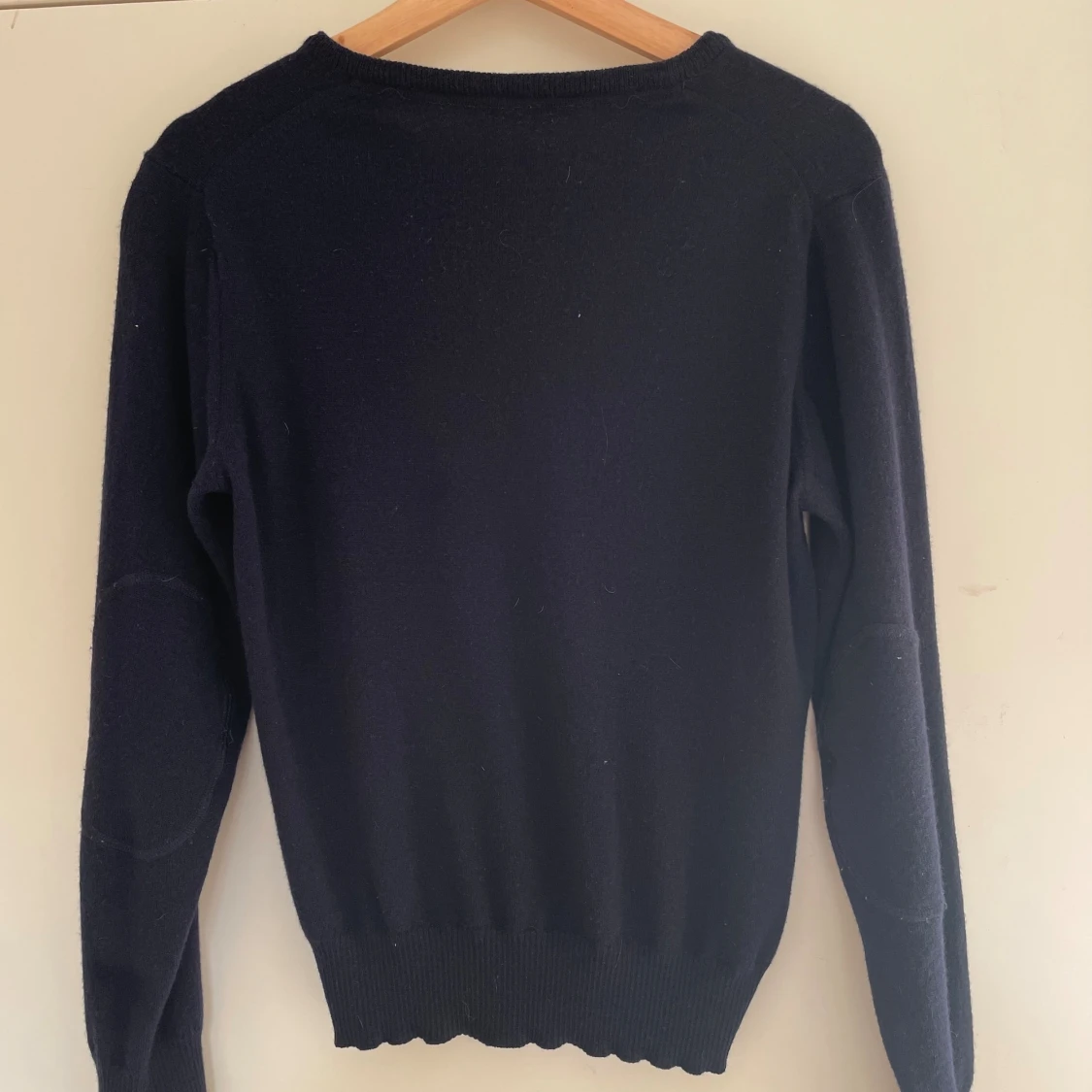 Mörkblå v-ringad tröja Stenströms helt ny - 1