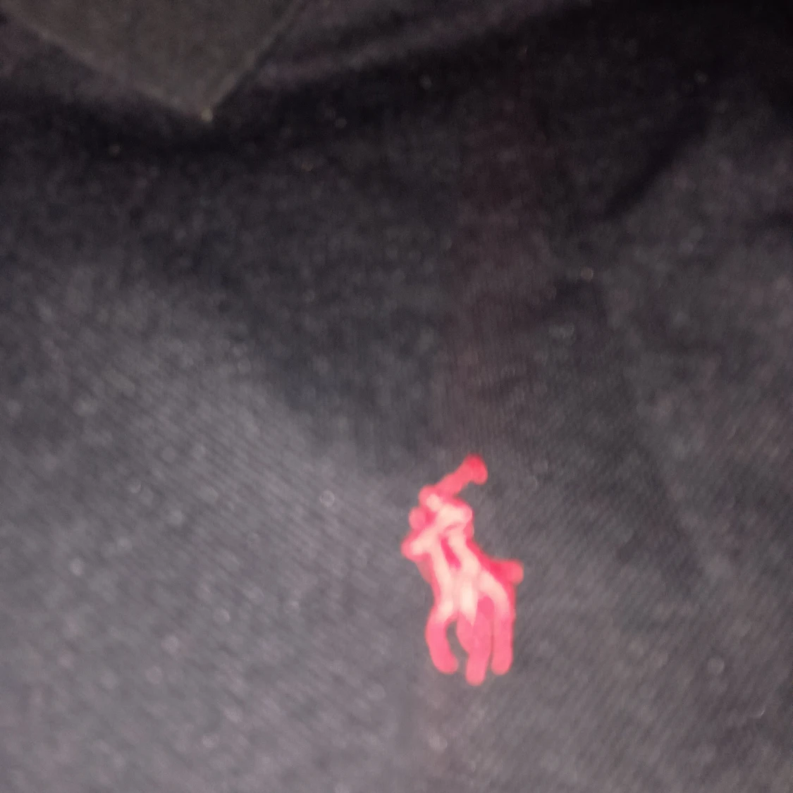 Svart pikétröja  - 1