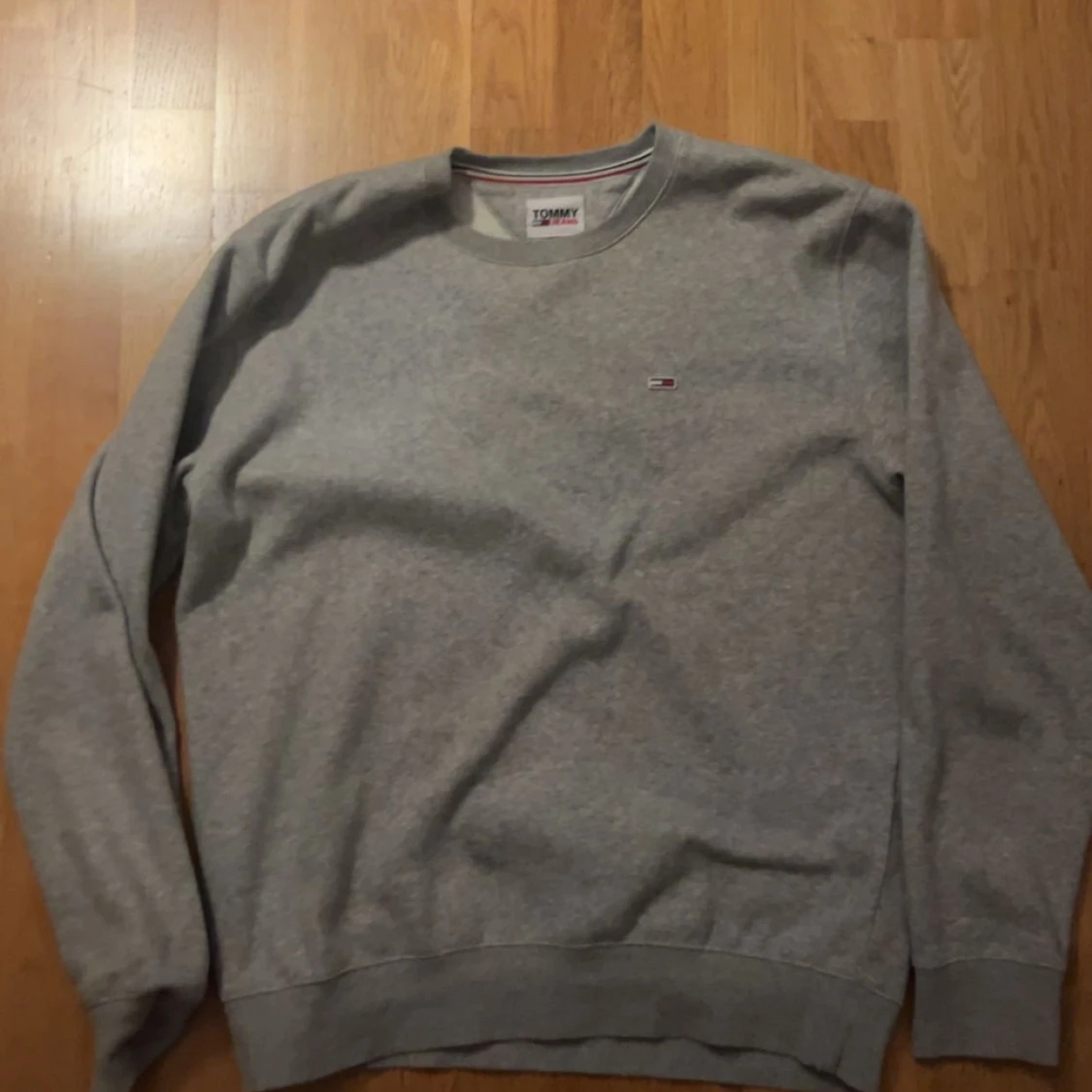 Grå sweatshirt från Tommy Jeans