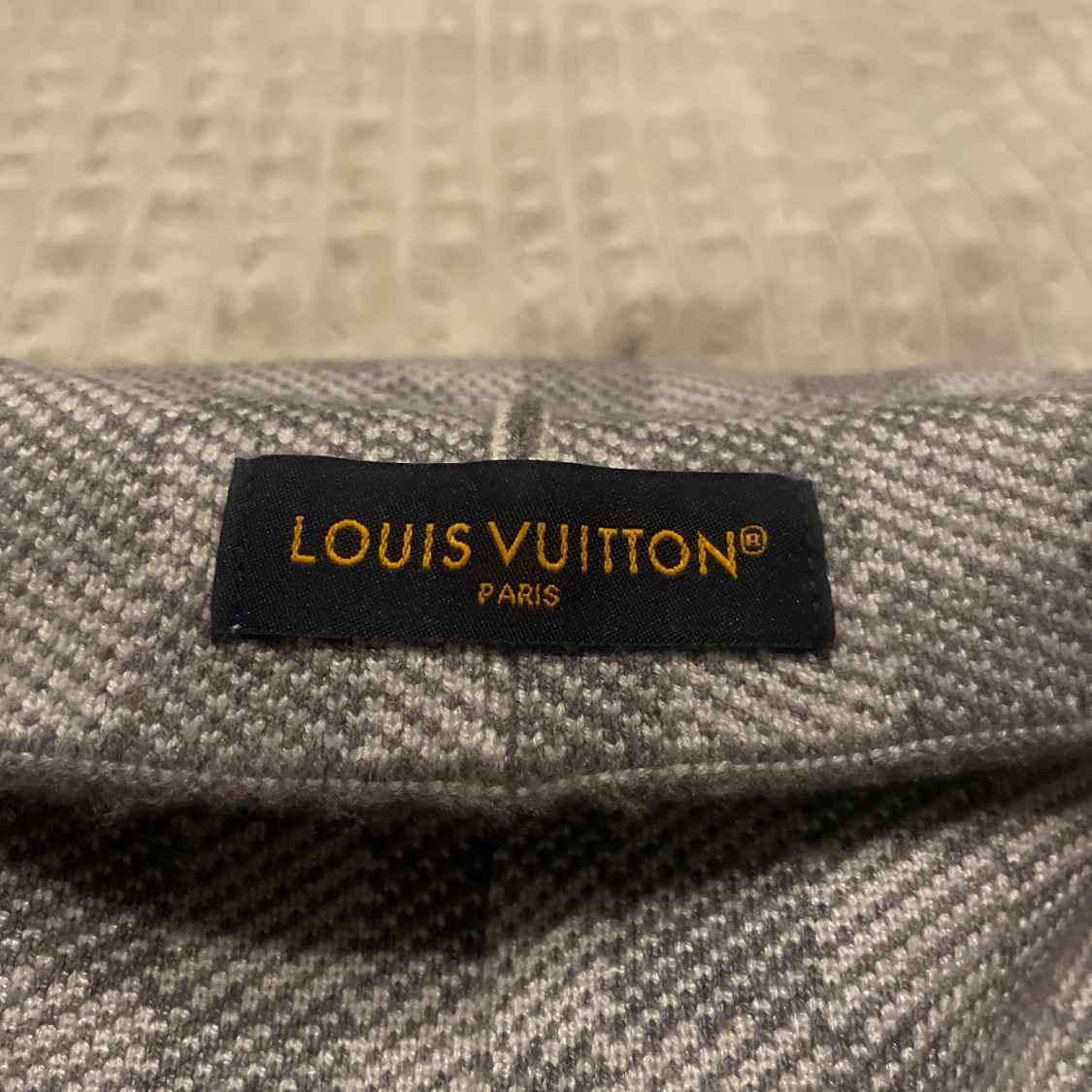 Grå rutig mössa från Louis Vuitton - 3