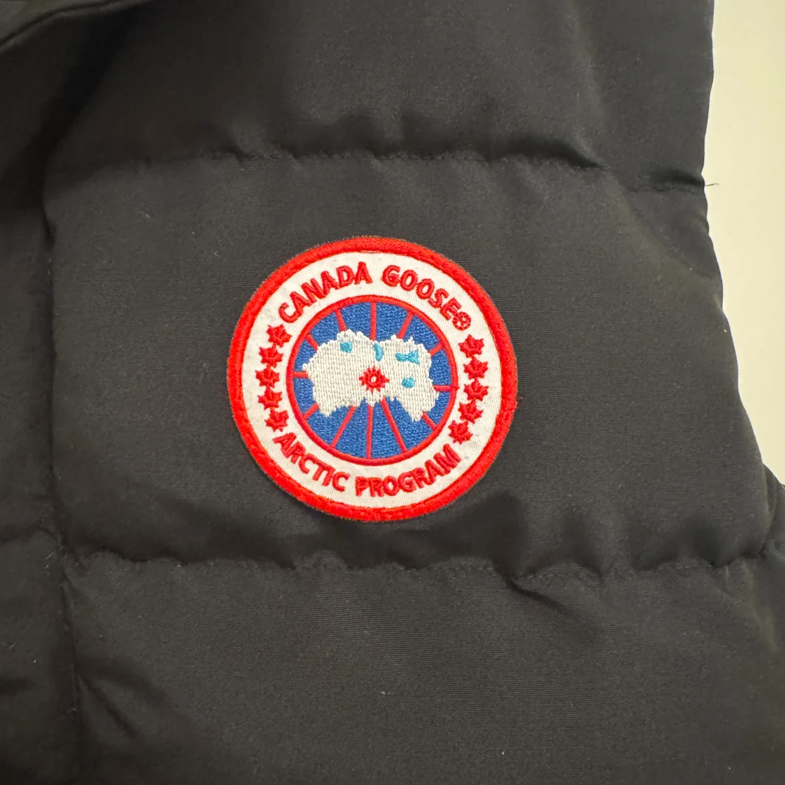 Svart dunväst från Canada Goose - 1