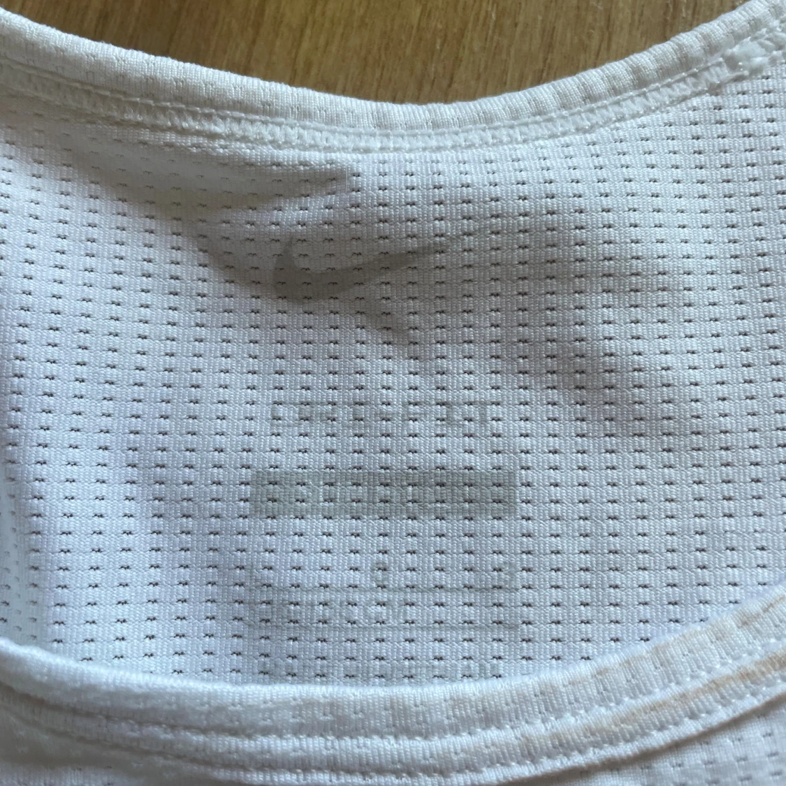 Vit Nike träningstopp i mesh tennis paddel - 2