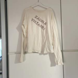 Säljer nu min älskade zadig tröja som är i storlek 14 år säljer då den blivit för liten på mig❤️ nypriset var 500 kr