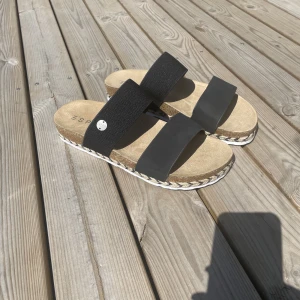 ESPRIT Sandaler - Helt nya ESPRIT Sandaler. Storlek 40