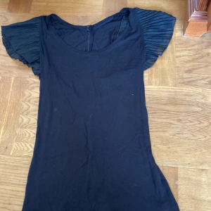 Fin topp - Skriv för bilder på! Sytt in den själv i ryggen för bättre passform