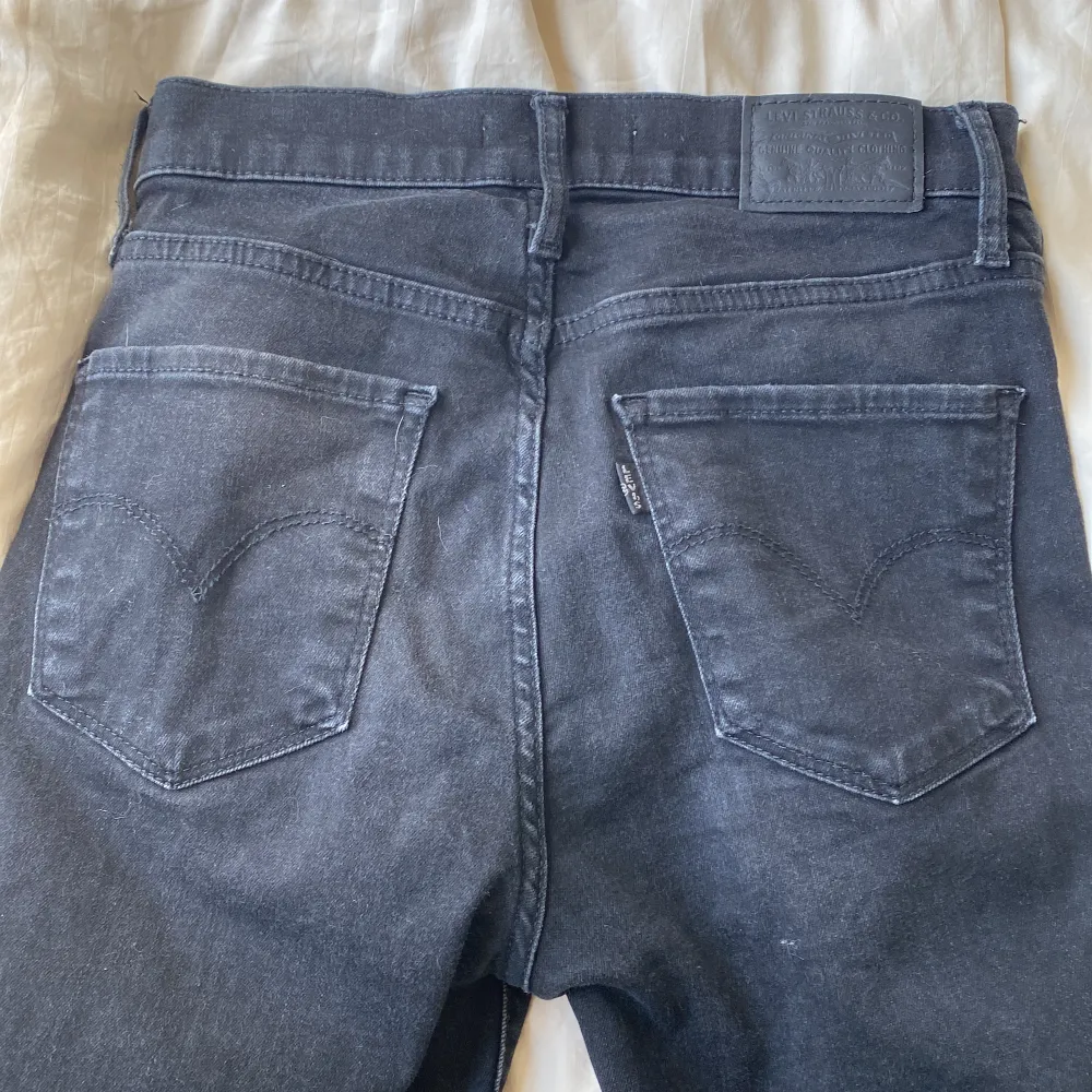 Levis jeans i modell 720 high Rise super skinny. Storlek 26/S. Jeans & Byxor.