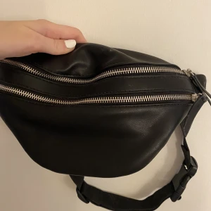 Magväska  - Säljs då den inte kommer till användning 