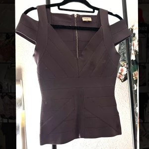 Fest topp - Säger storlek 2 men sitter som en S/M