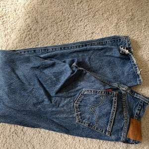 Fina jeans som tyvärr inte kommer till användning