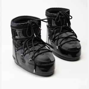 Låga moonboots - Säljer dessa låga moonbots som är använda endast två gånger!💖💖