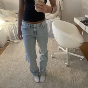 Jeans - Nästan aldrig använda jeans från Gina tricot, skriv om du har frågor😊