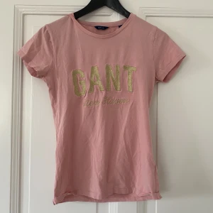 Gant - Säljer denna t-shirten