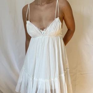 Nattlinne - Supergulligt nattlinne ifrån hunkemöller. Aldrig använt, endast testad. Har klänning under på bilden då det är ett tunt material som man ser igenom. Storlek XS, men passar S. 