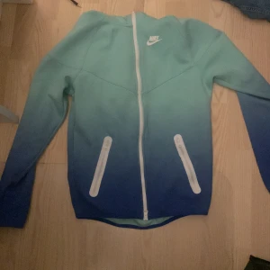 Nike tech - Använd ett några gånger ganska bra skick