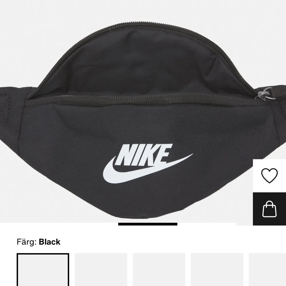Svart liten magväska ifrån Nike, helt oanvänd. . Väskor.