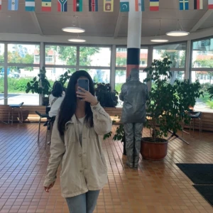 HÖST KAPPA  - jätte snygg höst-vår kappa du kan ha med dina snygga outfits. Vet nog att denna komer bli utsåld så de bara att vara snabb med att köpa den 😉💕 passar xs-s 