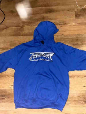 Thrasher hoodie - Knappt använd snöre är dock borta ny pris 780