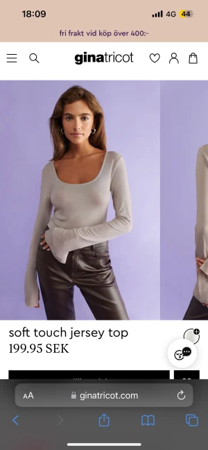 Jersey topp - Säljer denna fina jerseytopp från Gina Tricot! Endast använd några gånger så fint skick!  Hör av dig vid intresse eller fler bilder🤍