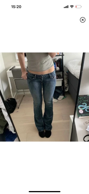 Diesel jeans  - (Första bilden lånad) Så så snygga lågmidjade diesel jeans, midjemått 85cm och innerben 86cm ❤️